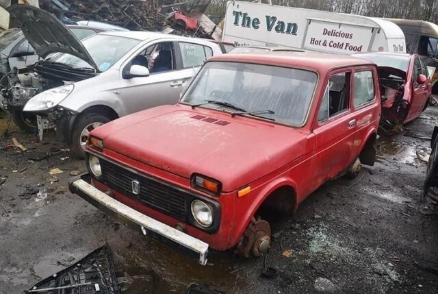 На автомобильной свалке в Шотландии обнаружили несколько старых Lada