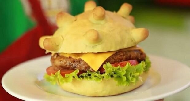 Во Вьетнаме клиентам закусочной предложили "коронабургер"