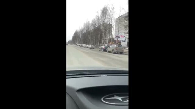 Батюшка на авто борется с короновирусом в Сыктывкаре