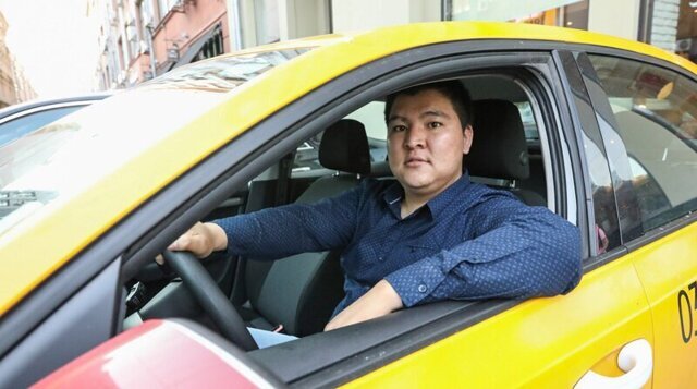 Отмена заказа и плата за допуслуги: на какие уловки идут таксисты, чтобы больше заработать?