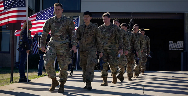 ВС США будто вымерли из-за COVID-19: введено чрезвычайное положение на 150 американских военных баз