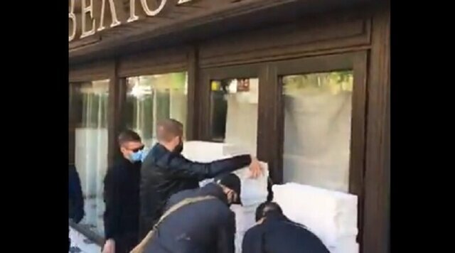 Карантин так карантин, заявили в Киеве и замуровали ресторан депутата