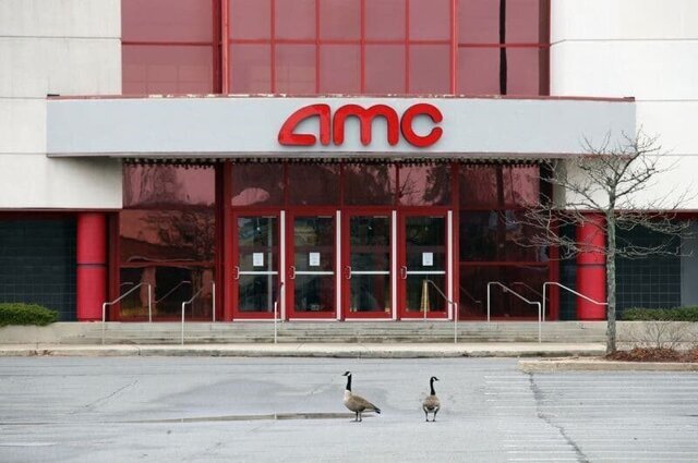 Кинотеатры AMC не откроются до тех пор, пока новые фильмы не будут готовы к показу