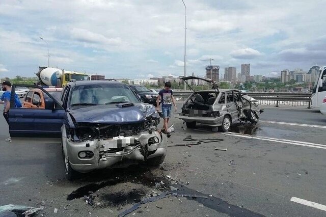 Авария дня. Массовое ДТП на мосту в Уфе