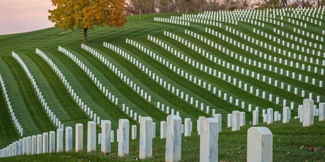 Американские ветераны против свастик — скандал из-за трёх надгробий