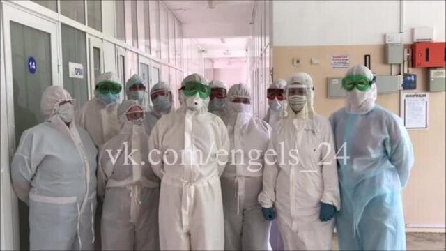 Видеообращение медсестёр и санитаров ГАУЗ "Энгельсская городская больница №2", работающими с больным