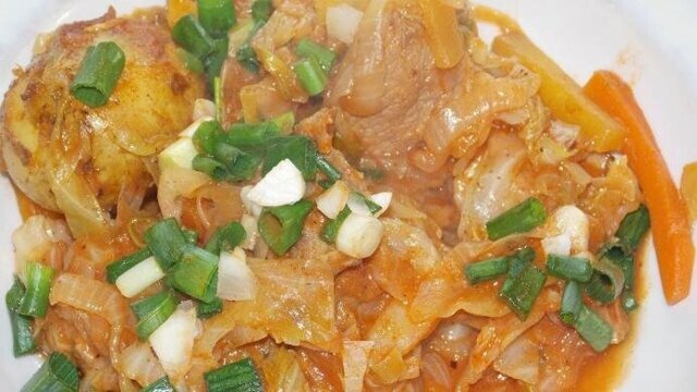 Рагу с мясом и молодой капустой