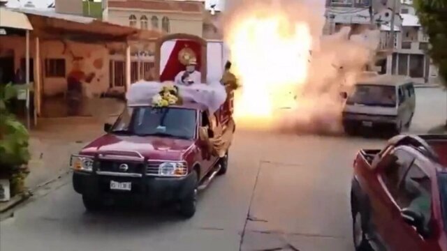 Взрыв пиротехники во время религиозного праздника в Мексике