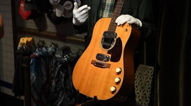 Акустическая гитара принадлежавшая Курту Кобейну была продана за $6 млн