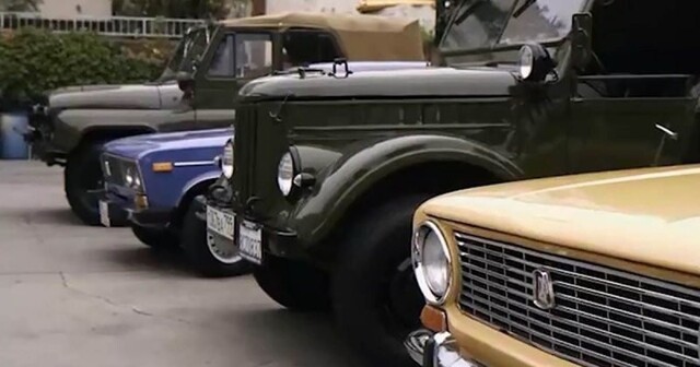 В Калифорнии владельцы советских автомобилей устроили свой собственный парад Победы