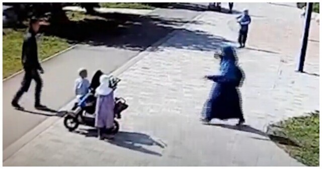 В Нижнекамске мужчина нападал на гулявших в парке женщин