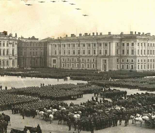 Ленинград, Дворцовая площадь.1 мая 1930