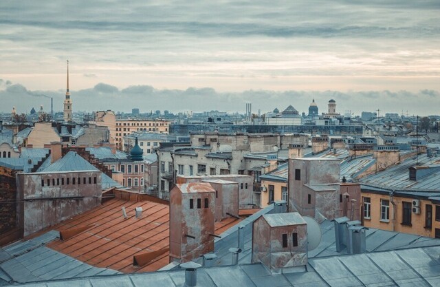 Взгляд свысока: как продвигается ремонт крыш в Петербурге