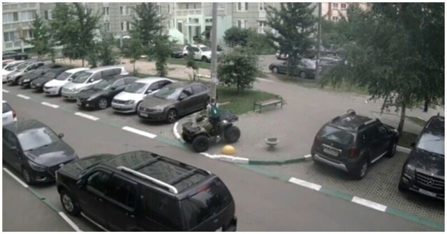 Управлявший квадроциклом хулиган открыл стрельбу по детской площадке в Подольске