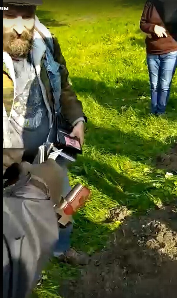 Парк Ивана Франко. Пьяный эколог пригрозил строителям пистолетом