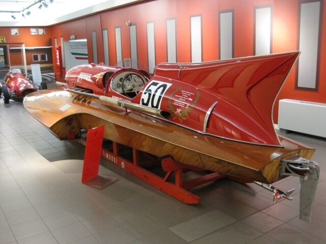 Рекордный гидроплан Arno XI с двигателем F1 от Ferrari