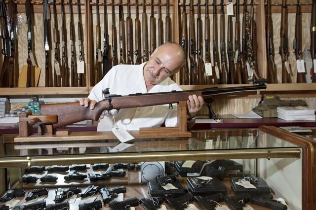 Депутат Госдумы внес предложение об ужесточении правил владения огнестрельным оружием