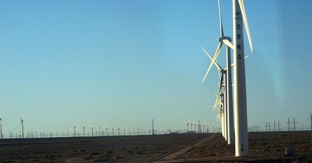 Крупнейший ветропарк Ганьсу, заменяющий собой десяток АЭС