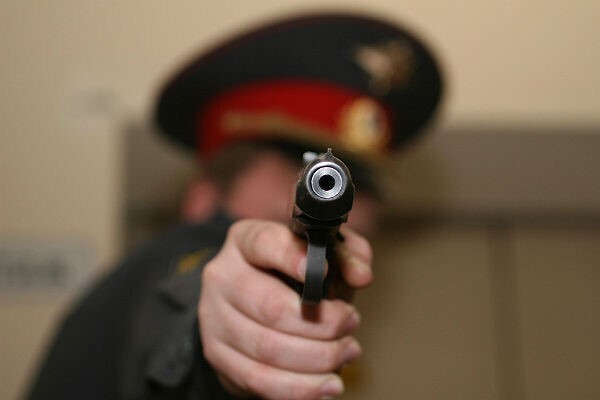 Полицейский в Великом Новгороде застрелил отказавшегося съезжать квартиранта