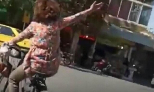 В Иране женщину арестовали за то, что она каталась на велосипеде без хиджаба