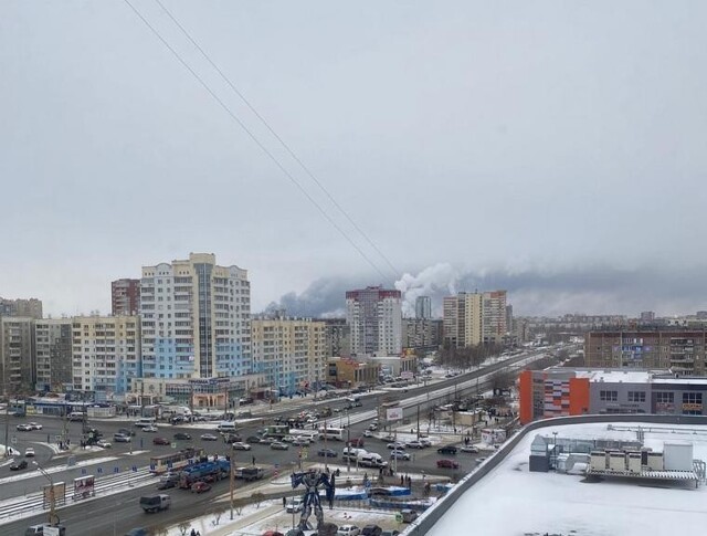 В Челябинске прогремел взрыв. Над городом дым, под завалами могли остаться люди