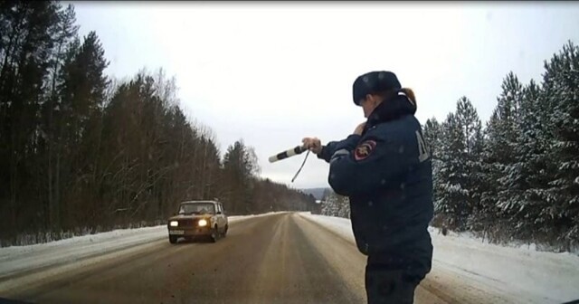 Погоня со стрельбой за пьяной молодежью на ВАЗе в Костромской области