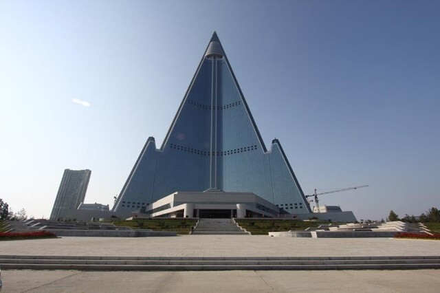 Необычная гостиница Рюген в Северной Корее