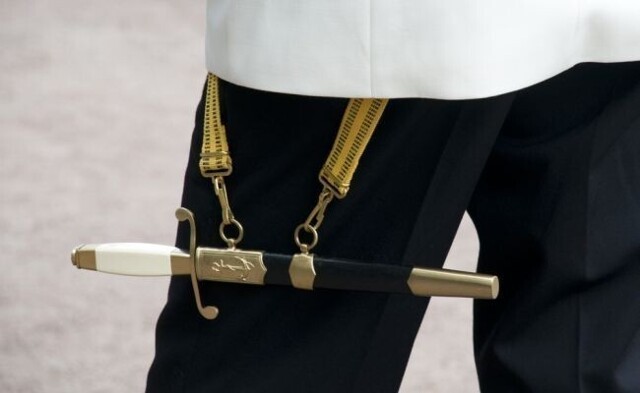 В России офицерам ВМФ в отставке могут разрешить носить кортики