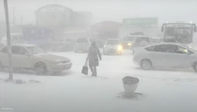 В сети появилось видео буйства стихии, которая накануне разыгралась над Владивостоком