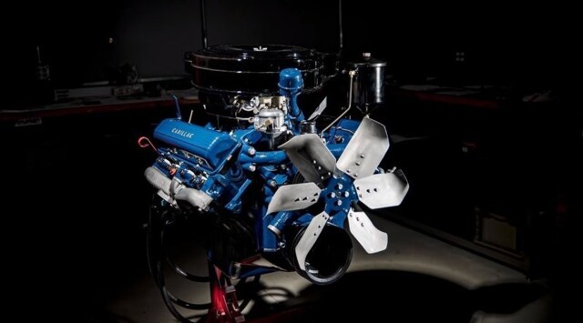 Таймлапс-видео переборки 64-летнего двигателя Cadillac