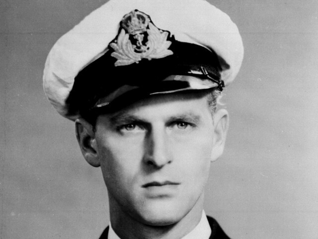 Филипп Эдинбургский – по молодости нищий и храбрый морской офицер