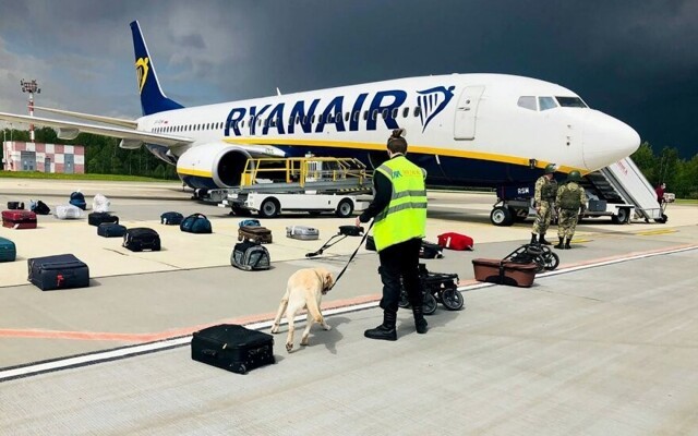 Пилот "Аэрофлота" и генерал-полковник авиации рассказали, что сделали бы на месте экипажа Ryanair