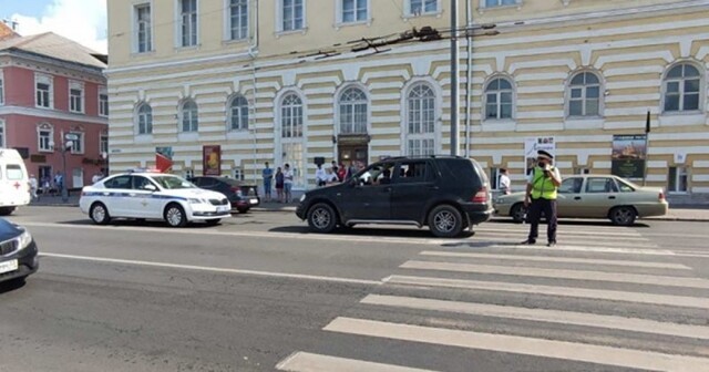 20-летняя девушка попала под машину, переходя дорогу по «зебре»