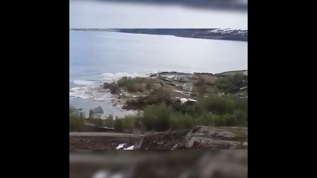 Купи дом на берегу говорили они