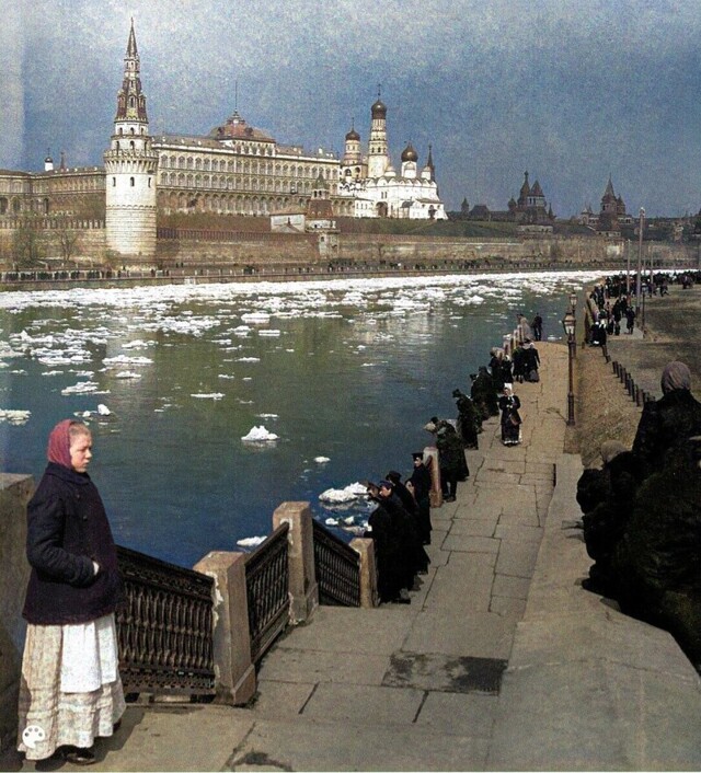 Цветные фотографии Москвы, жизнь улиц и архитектура 1860-1899гг. 2ч