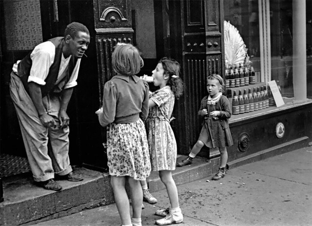 Удивительные снимки уличной жизни Нью-Йорка в 1930-х - 1940-х годах