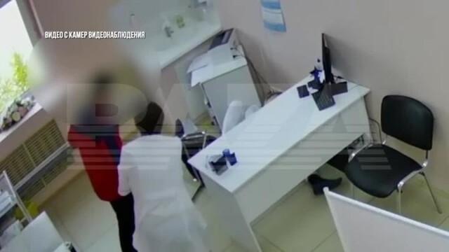 В Нижневартовске мужчина напал на врача после того, как тот осмотрел его жену