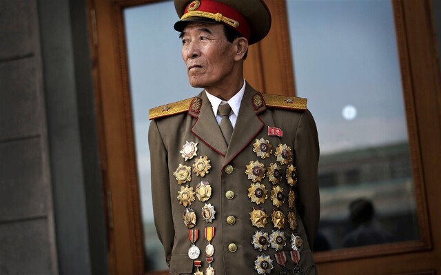 Откуда у всех генералов Северной Кореи так много медалей, если они нигде не воевали с 1950-х годов?