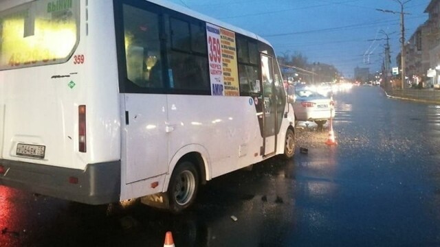 Авария дня. Столкновение троллейбуса с маршруткой в Омске