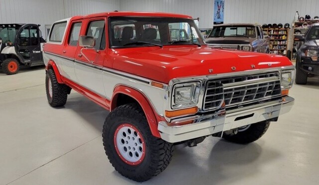 Думаете это Ford Bronco 70-х? На самом деле это замаскированный Ford Raptor 2011 года