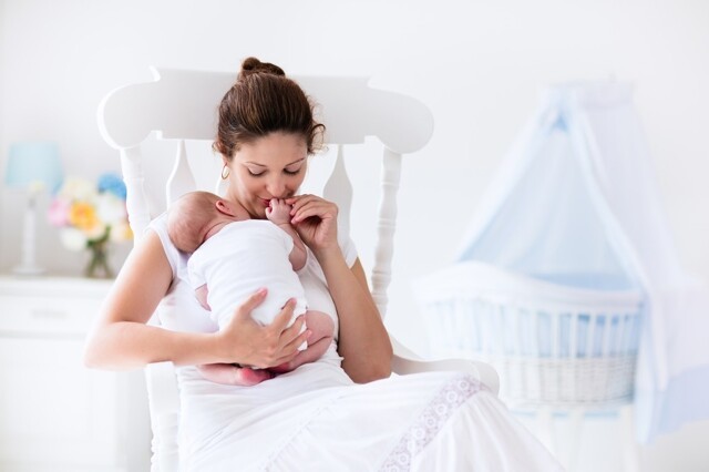 Аромат парного молока: чем обусловлен специфический запах новорожденных?