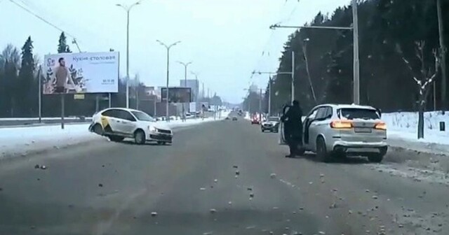 Столкновение трех автомобилей в Ижевске