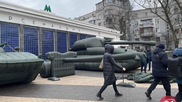 Чистое надувательство: в Киев ввели танки