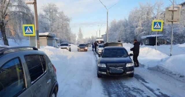 Автомобилист сбил женщину на пешеходном переходе в Карелии