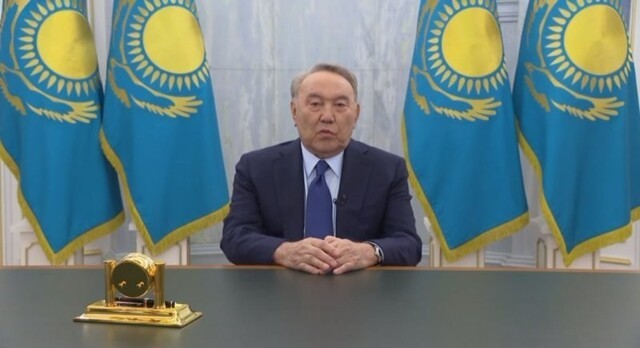 "Никакого противостояния элит нет": Назарбаев выступил с обращением к жителям Казахстана