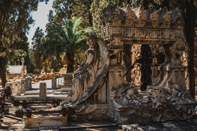 Мрачно и интересно: самые необычные кладбища мира