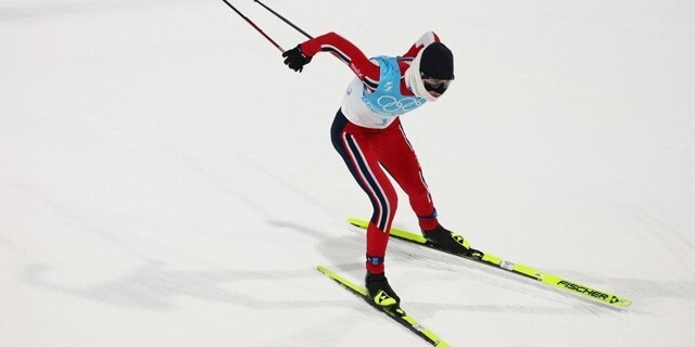 Норвежец Ярл Магнус Риибер упустил золотую медаль, свернув не на ту трассу