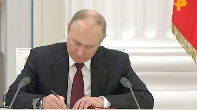 Путин в своём обращении к народу признал независимость ДНР и ЛНР