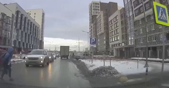 Скорость небольшая, но без травм не обошлось: наезд на мальчика в Екатеринбурге
