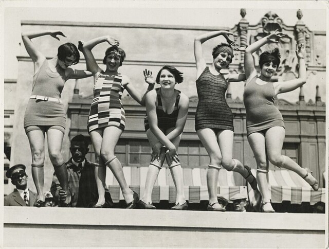 Скатанные чулки: популярный модный тренд 1920-х годов